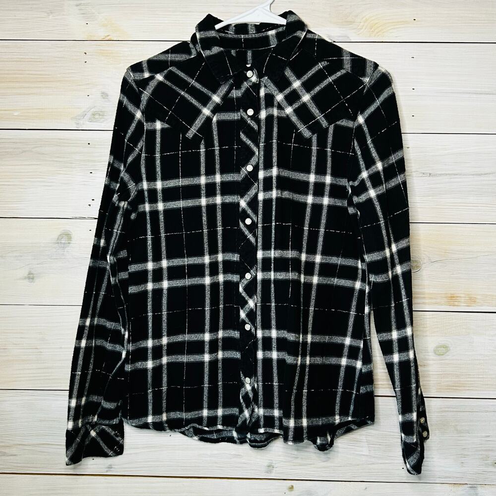 Black and White Pearl Snap Button Down Shirt